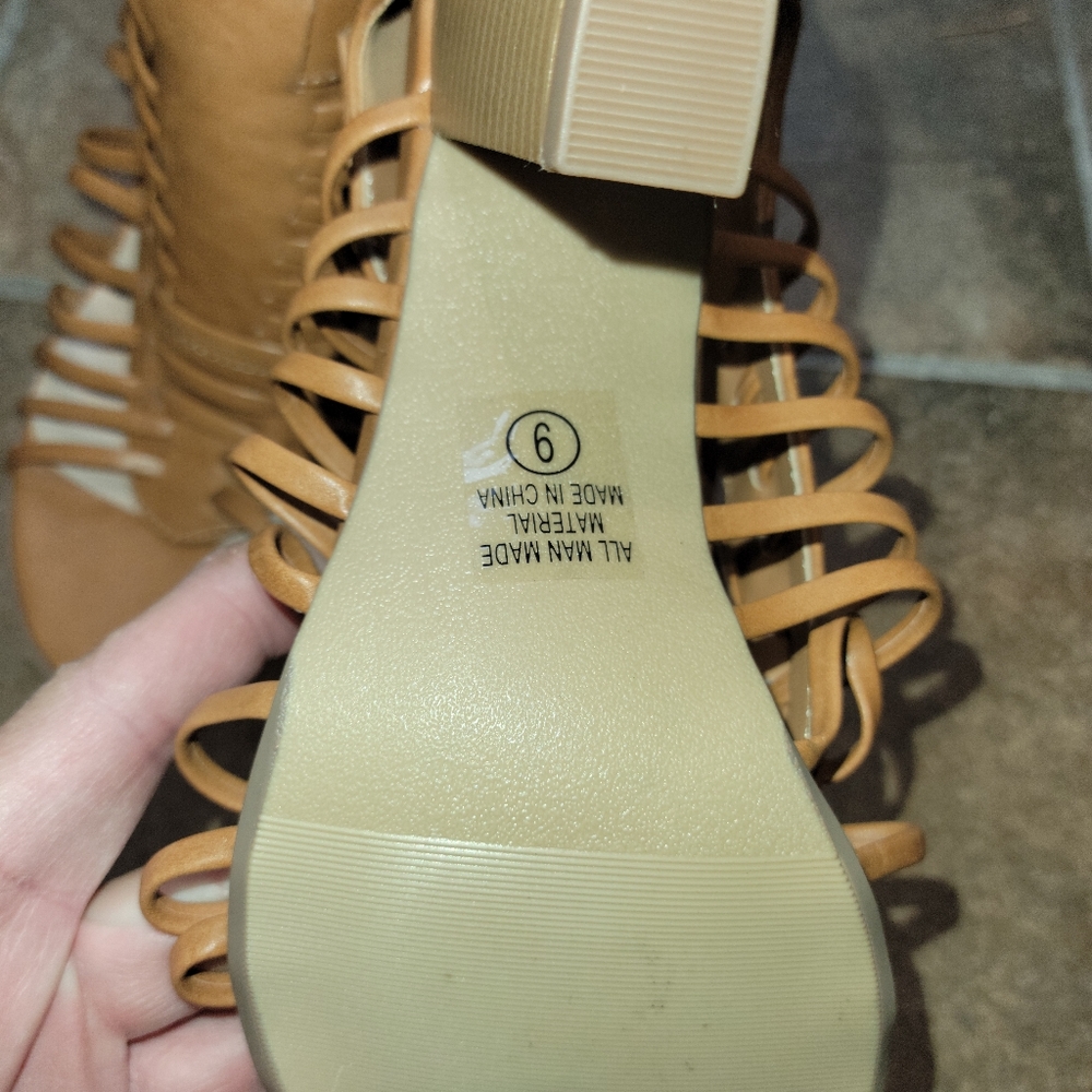 Sandals - Picture 3 of 6